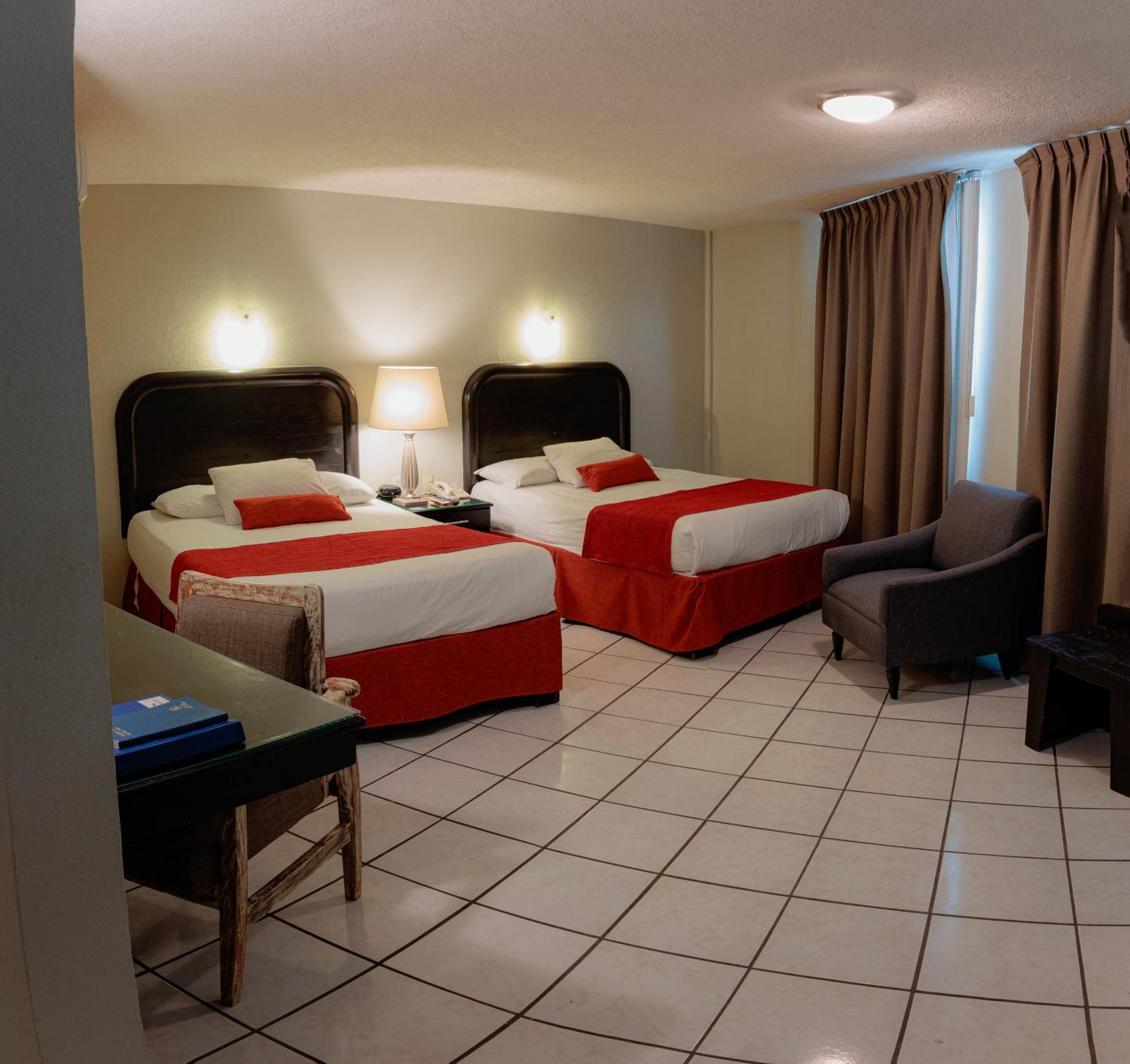 Howard Johnson By Wyndham Guanajuato Leon Avenida Dış mekan fotoğraf