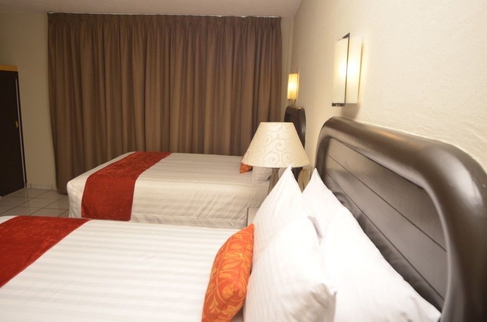 Howard Johnson By Wyndham Guanajuato Leon Avenida Dış mekan fotoğraf